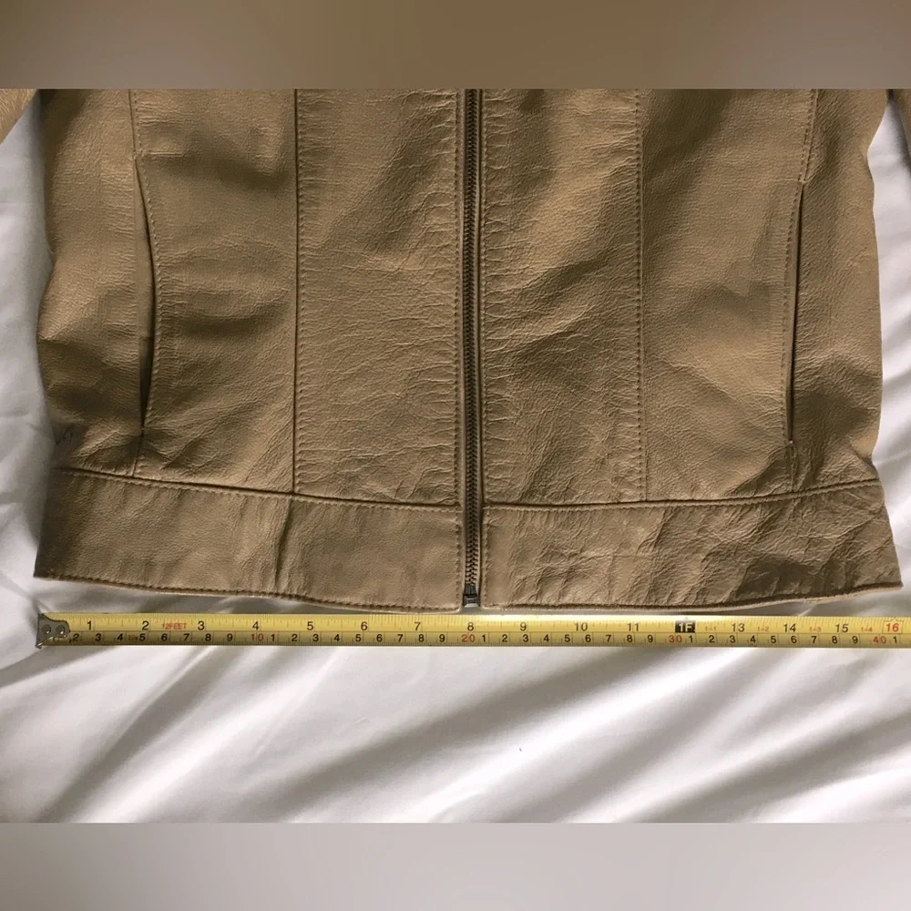 EUC Y2k Hurley tan genuine leather short jacket, satin lining, moto style. - Picture 5 of 13